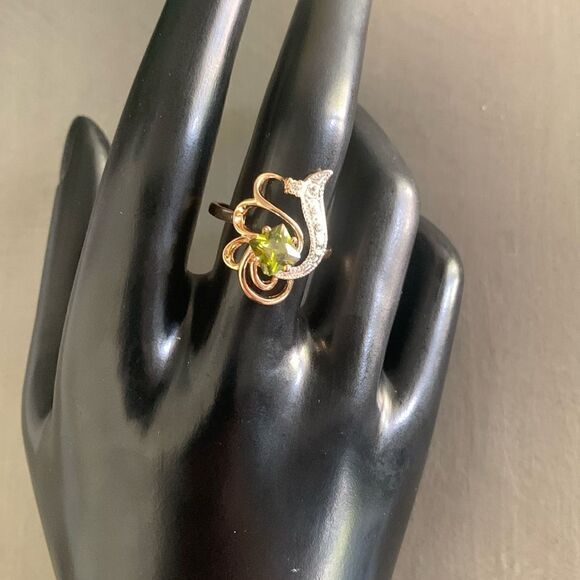 Gorgeous FJ Fallon Gold plate and Silver Olive Green CZ ring, Stamped - Picture 4 of 5